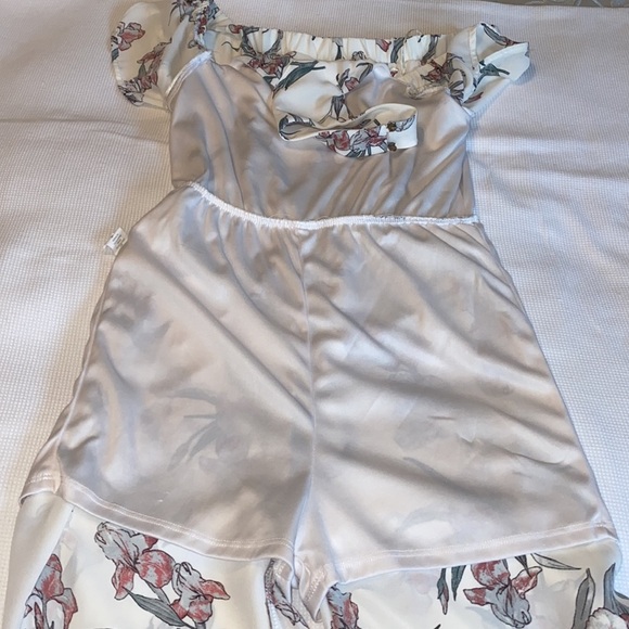 Sienna Sky Floral Jumpsuit with High Neck Details Size XS - Picture 10 of 12